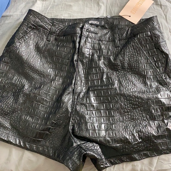 Black mock croc faux leather shorts - Picture 6 of 7